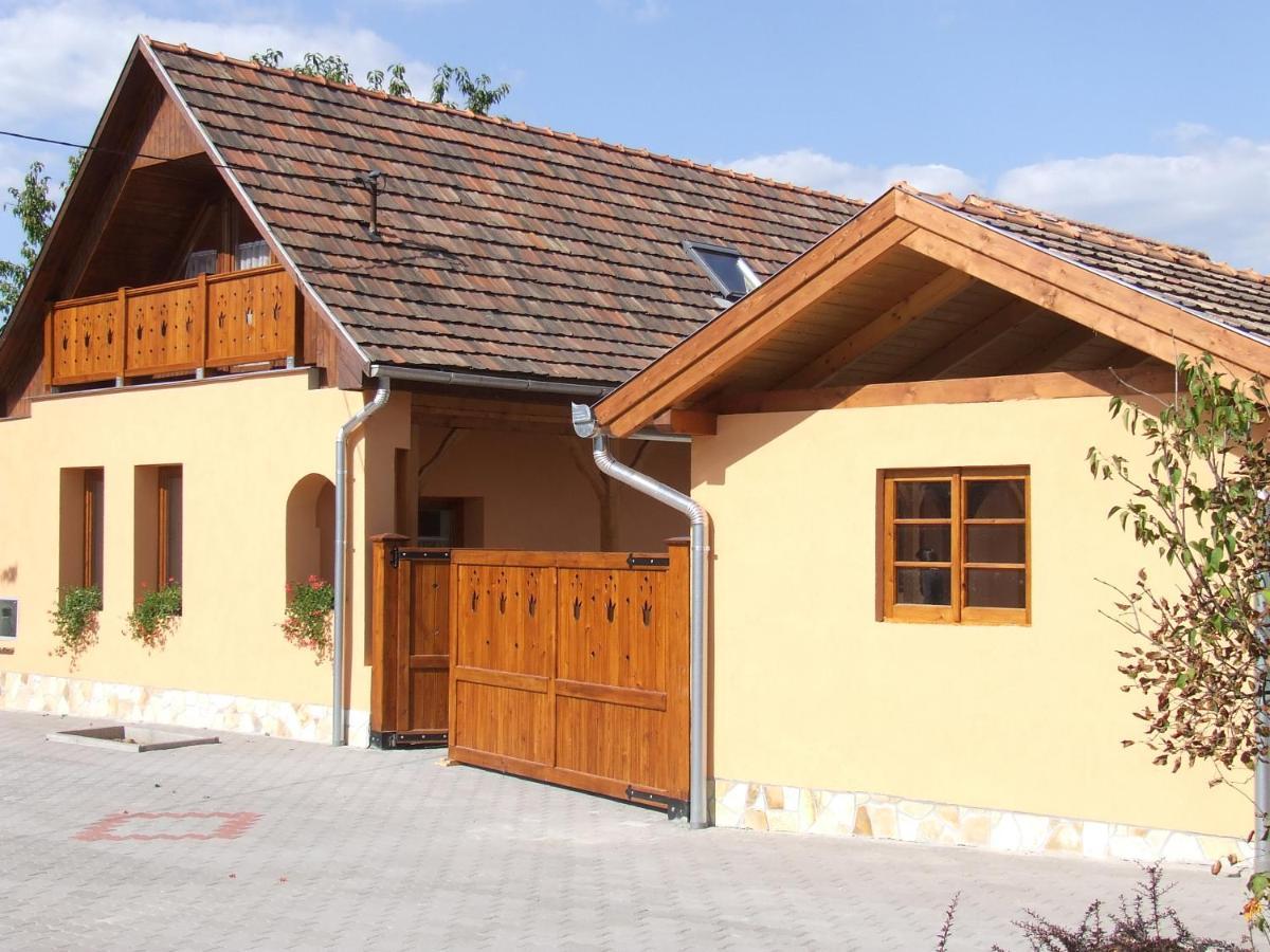 Villa Giulia Vendeghaz Verpelét 外观 照片